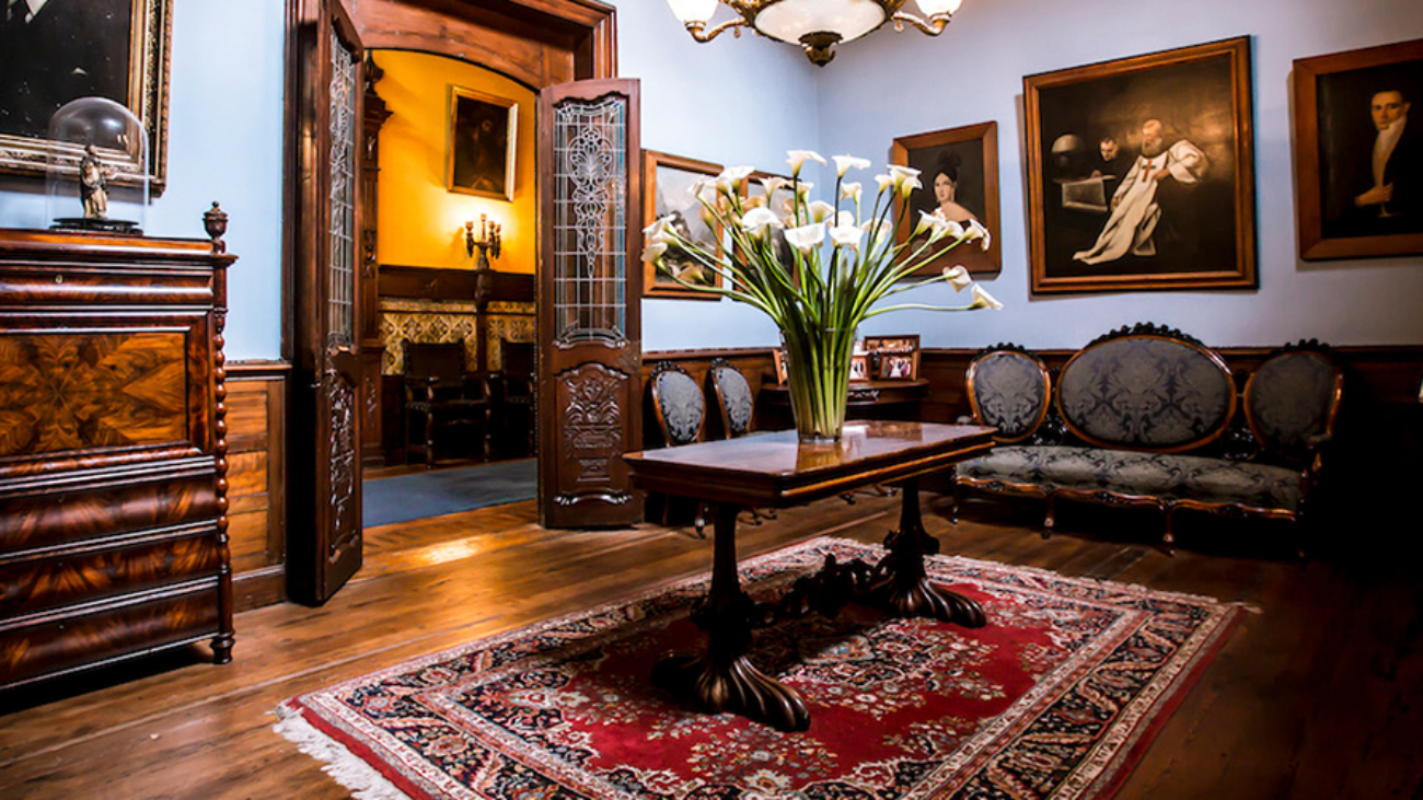 PAZ SOLDAN Del Centro Histórico a la Sala de Juntas