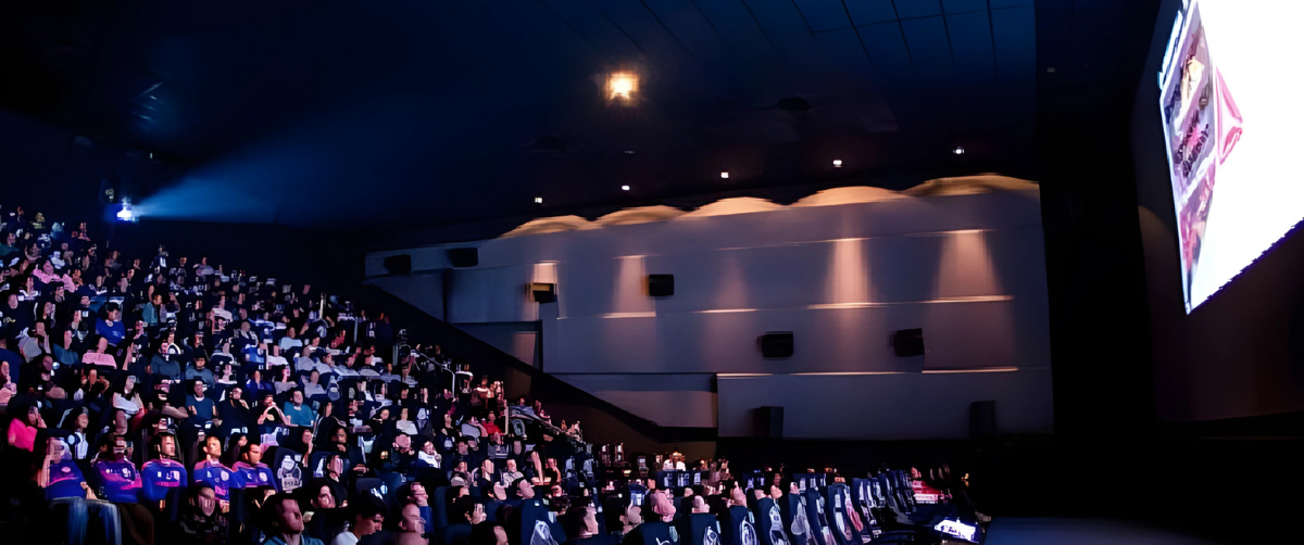 Explora los 10 beneficios clave de los eventos corporativos en Perú y cómo los espacios estratégicos pueden transformar tus reuniones en experiencias memorables para empresas y ejecutivos.