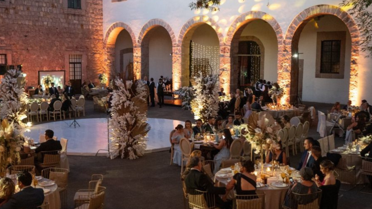 Juramentos entre Muros Centenarios: Por Qué tu Boda Merece un Escenario Histórico